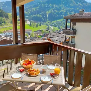 Hypercentre 35 M Avec Balcon Et Vue Des Aravis , La Clusaz France